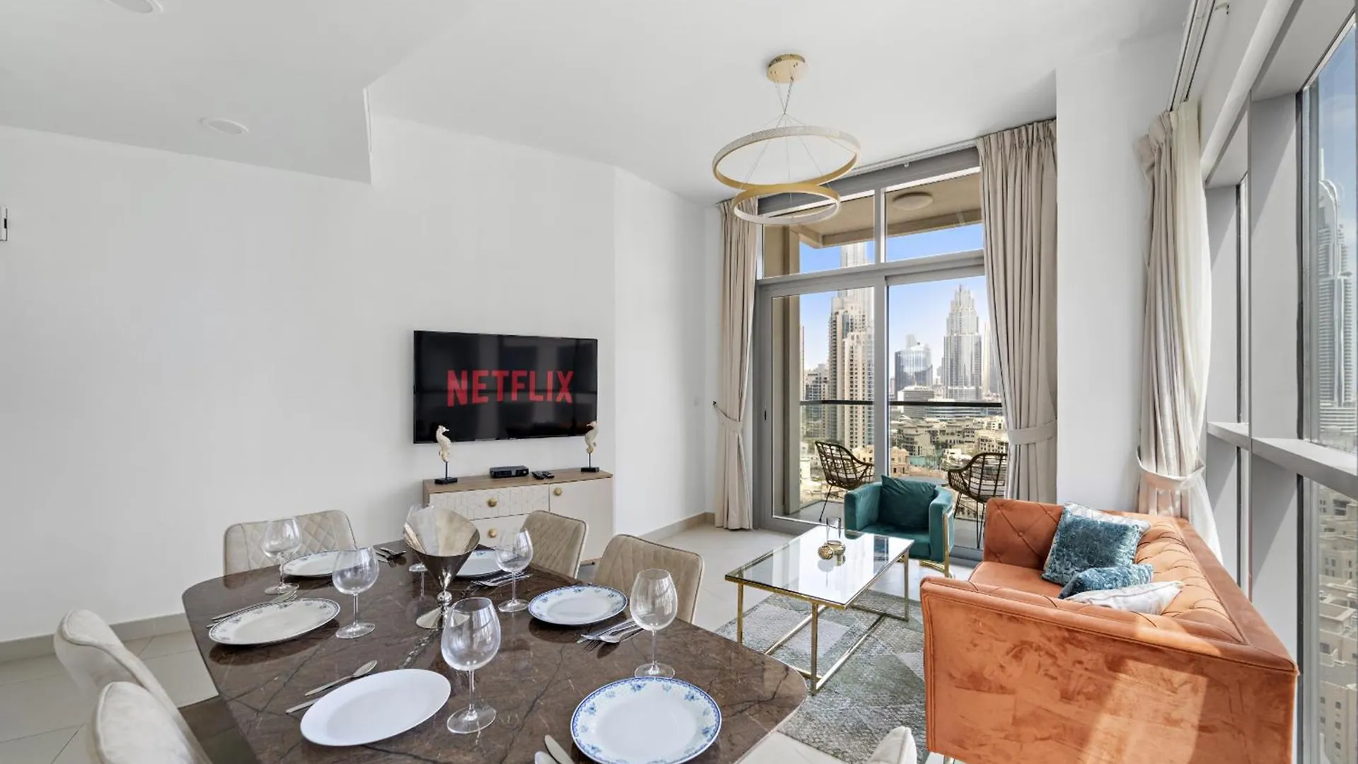Vayk - Spacious 2 Bd Apartment With Burj Khalifa Views Dubai