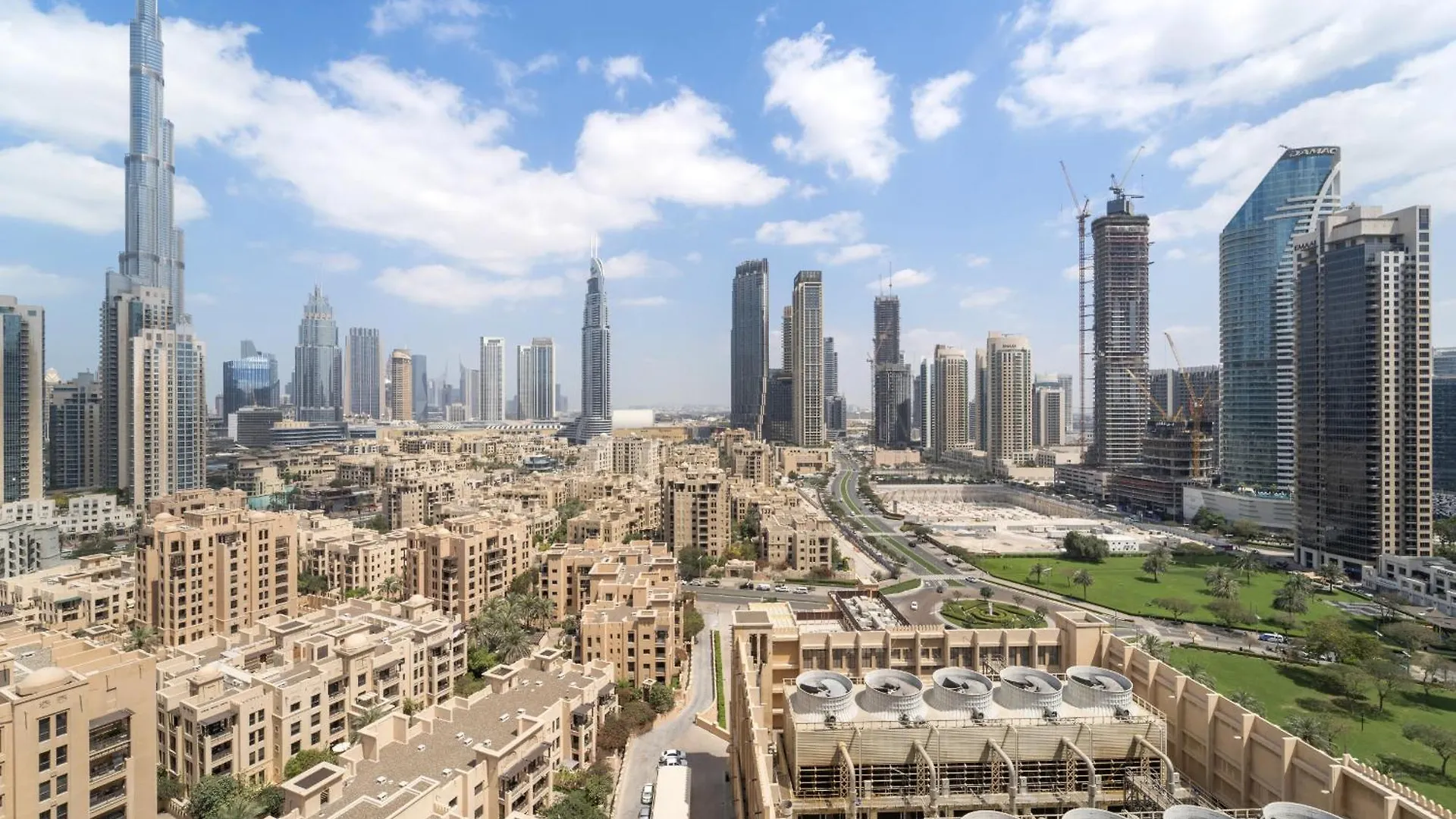 Vayk - Spacious 2 Bd Apartment With Burj Khalifa Views Dubai